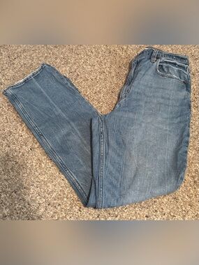 Abercrombie & Fitch The 90’s Slim Straight Ultra High Rise Jeans